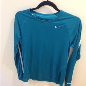 Nike top